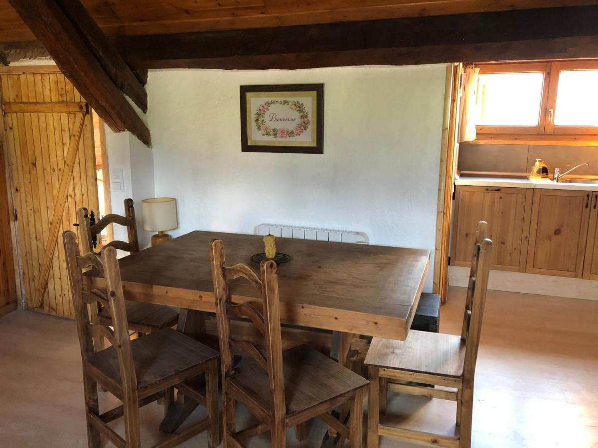 Charmant Appartement Dans Le Village/Coqueto Apartamento En El Pueblecito La Cabanasse Kültér fotó