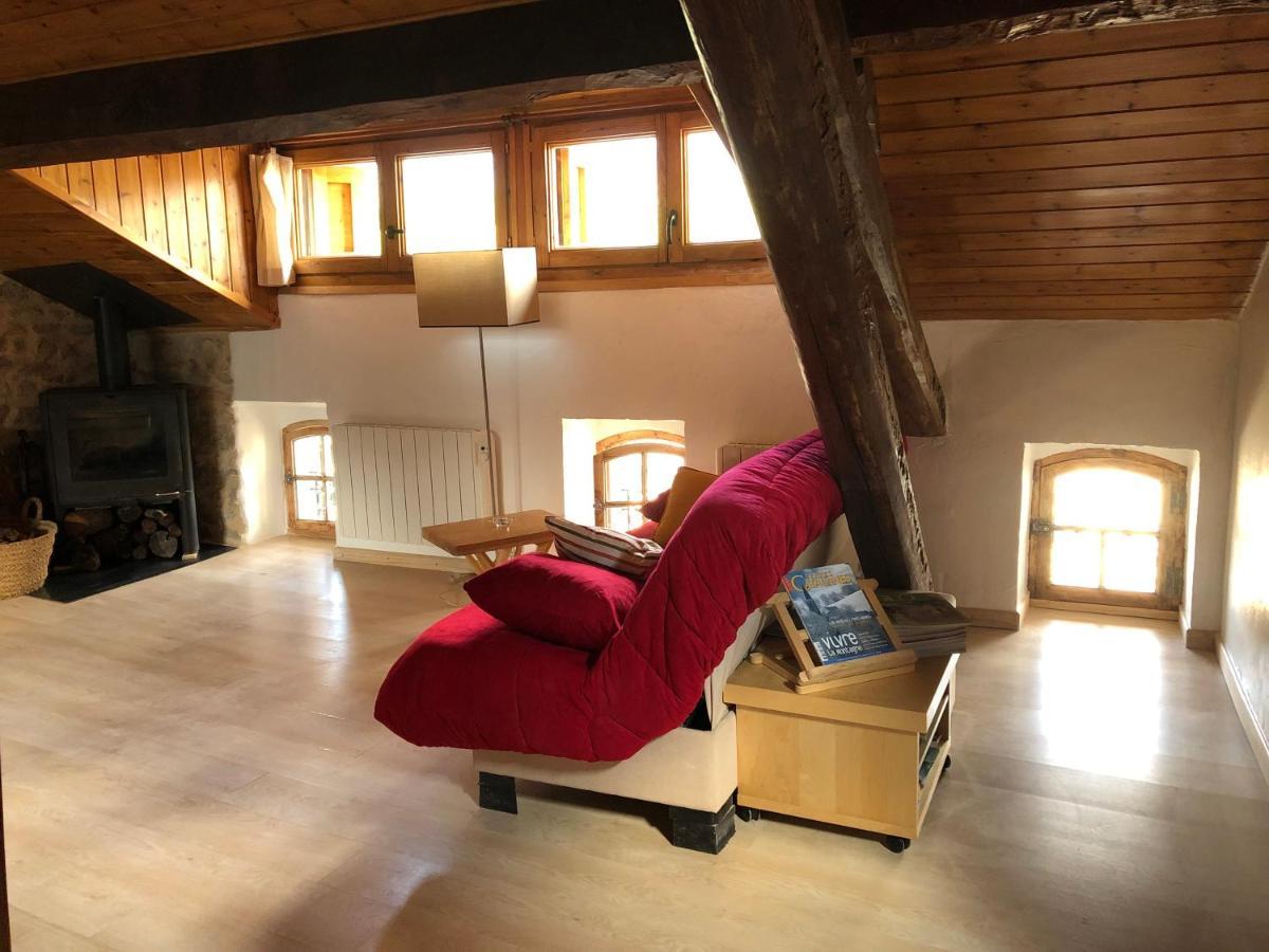Charmant Appartement Dans Le Village/Coqueto Apartamento En El Pueblecito La Cabanasse Kültér fotó