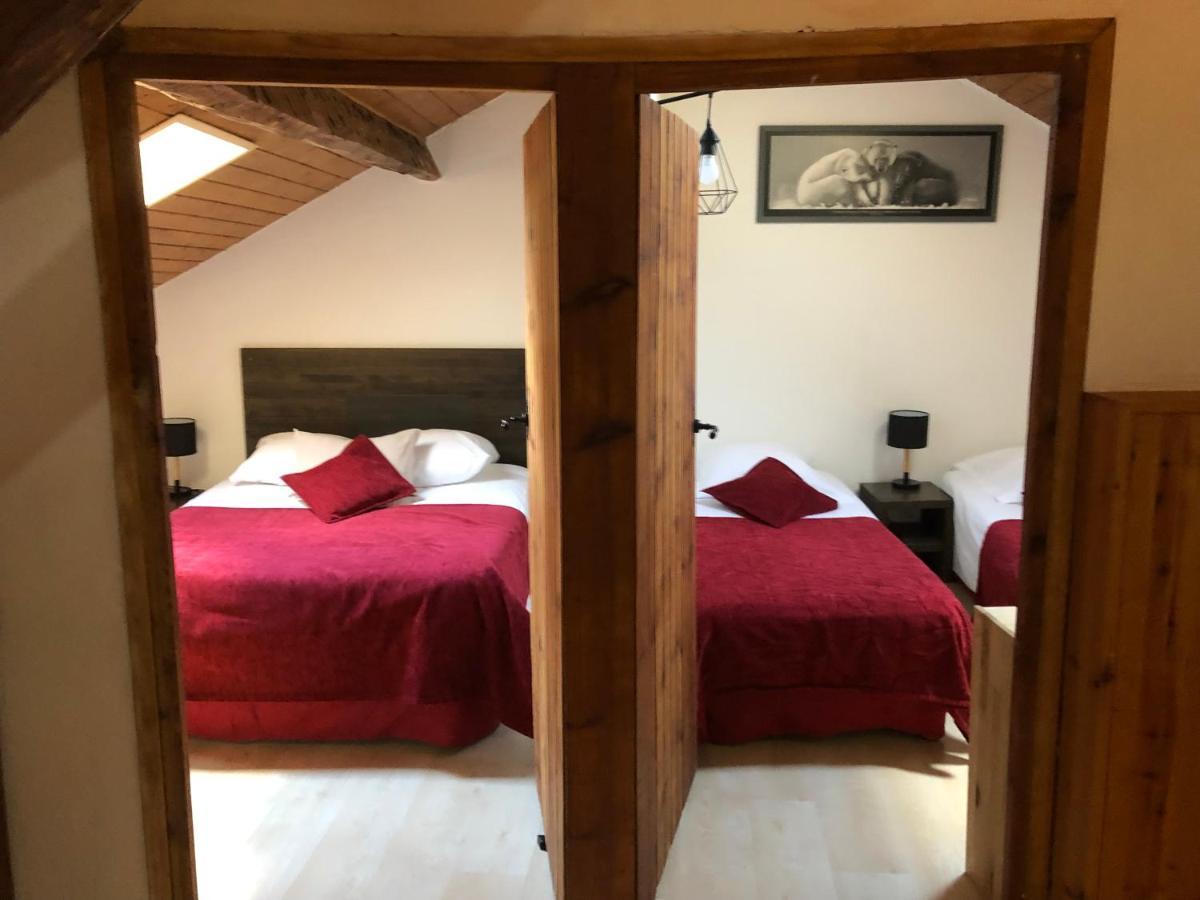 Charmant Appartement Dans Le Village/Coqueto Apartamento En El Pueblecito La Cabanasse Kültér fotó