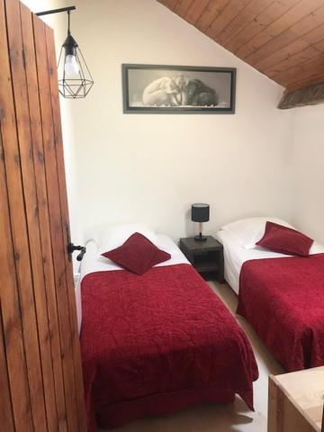 Charmant Appartement Dans Le Village/Coqueto Apartamento En El Pueblecito La Cabanasse Kültér fotó